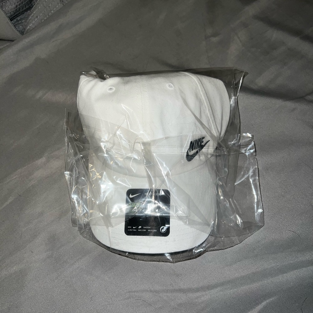 Nike Women's Twill H86 Adjustable Hat - White